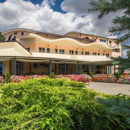Hotel Emi Mihail Kogalniceanu Экстерьер фото